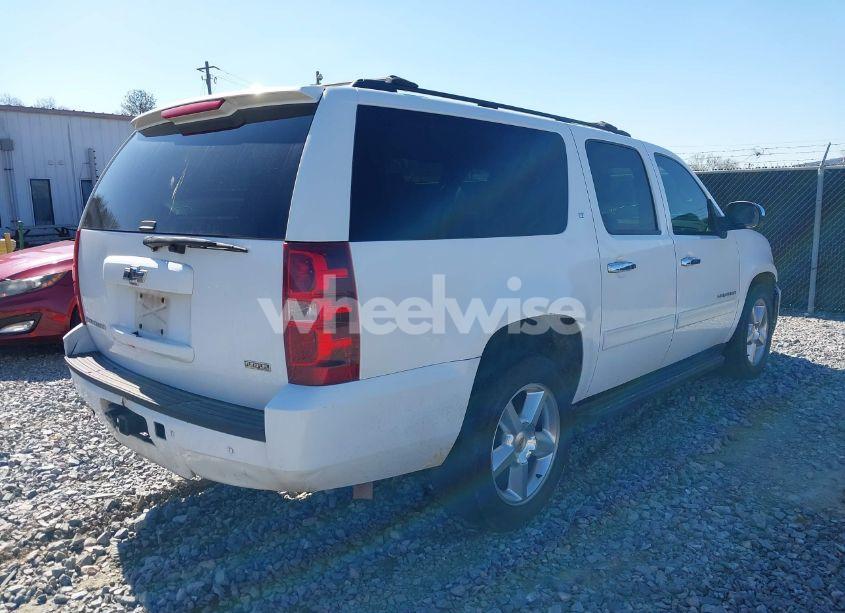 Photo 4 of 2011 Chevrolet Suburban 1500 LT1 (VIN 1GNSCJE05BR357775)
