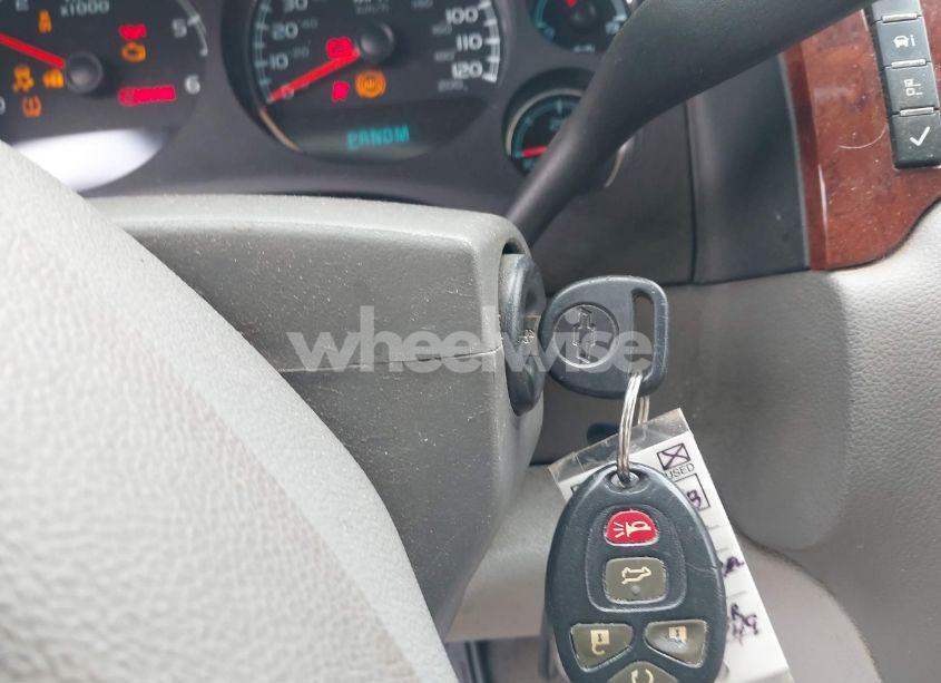 Photo 11 of 2012 Chevrolet Suburban 1500 LT (VIN 1GNSCJE05CR134749)