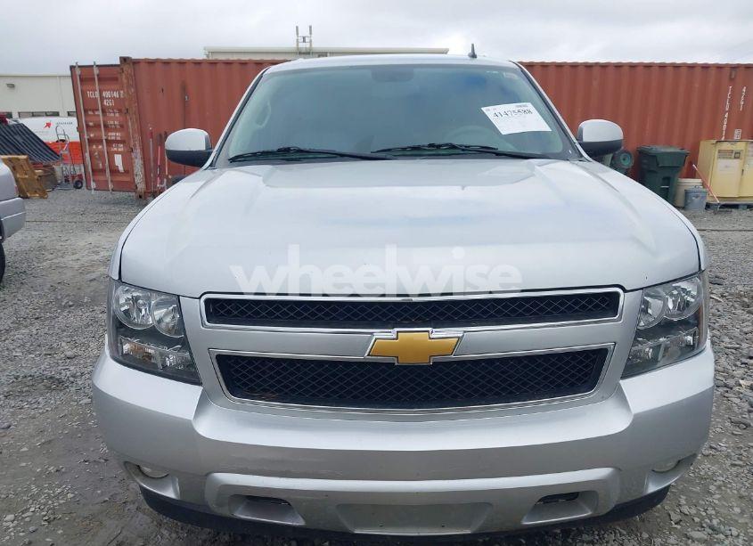 Photo 12 of 2012 Chevrolet Suburban 1500 LT (VIN 1GNSCJE05CR134749)