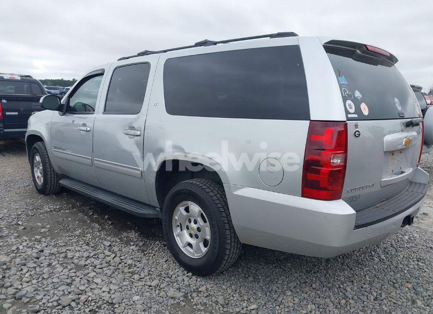 Photo 3 of 2012 Chevrolet Suburban 1500 LT (VIN 1GNSCJE05CR134749)