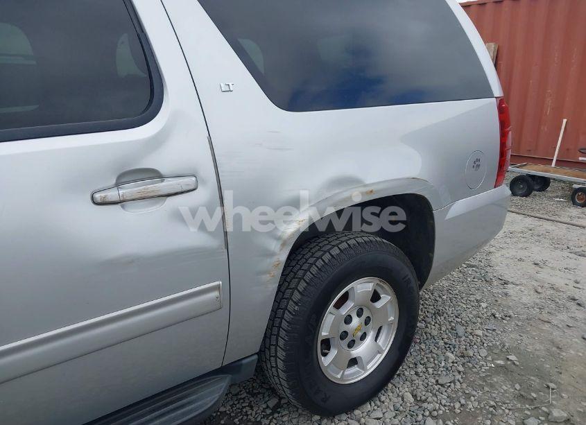 Photo 6 of 2012 Chevrolet Suburban 1500 LT (VIN 1GNSCJE05CR134749)