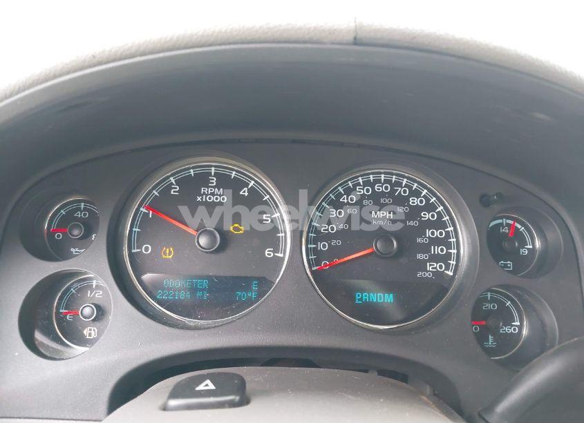 Photo 7 of 2012 Chevrolet Suburban 1500 LT (VIN 1GNSCJE05CR134749)