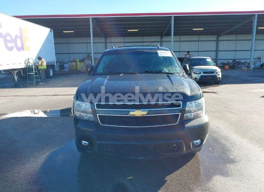 Photo 12 of 2012 Chevrolet Suburban 1500 LT (VIN 1GNSCJE05CR255765)