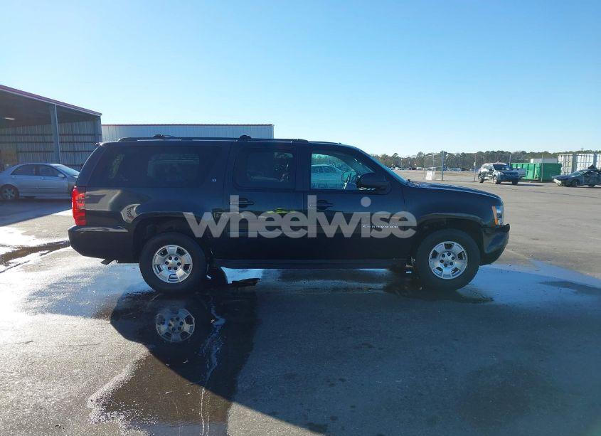 Photo 13 of 2012 Chevrolet Suburban 1500 LT (VIN 1GNSCJE05CR255765)