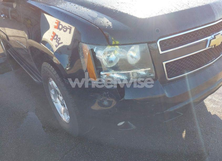 Photo 6 of 2012 Chevrolet Suburban 1500 LT (VIN 1GNSCJE05CR255765)