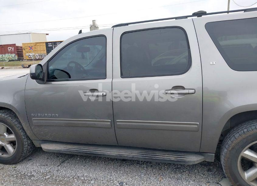 Photo 14 of 2012 Chevrolet Suburban 1500 LT (VIN 1GNSCJE05CR277815)