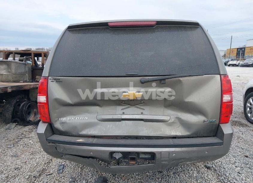 Photo 16 of 2012 Chevrolet Suburban 1500 LT (VIN 1GNSCJE05CR277815)