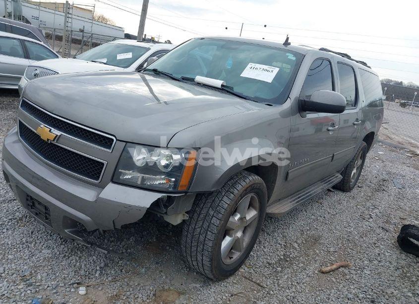 Photo 2 of 2012 Chevrolet Suburban 1500 LT (VIN 1GNSCJE05CR277815)