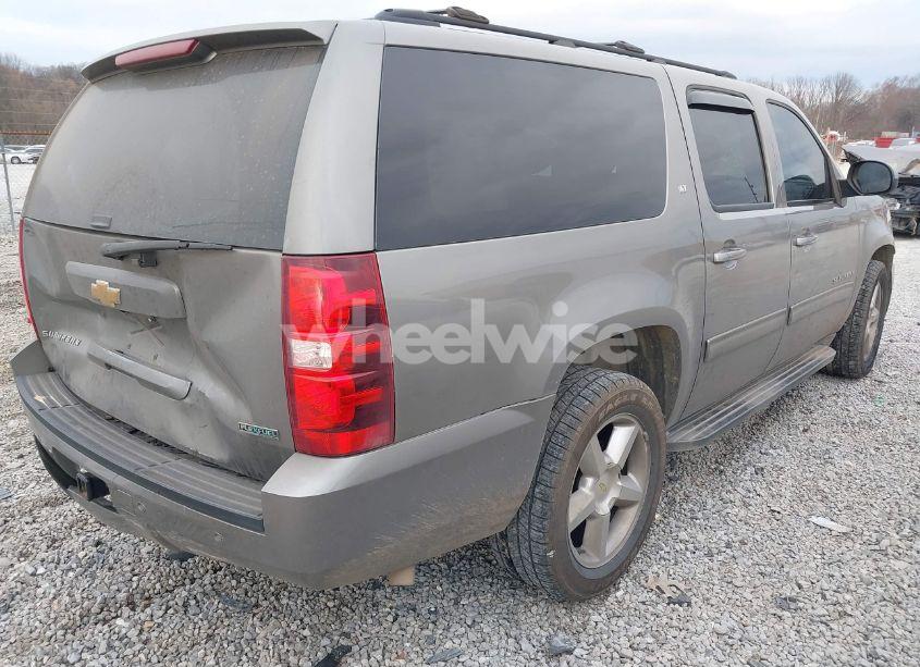 Photo 4 of 2012 Chevrolet Suburban 1500 LT (VIN 1GNSCJE05CR277815)