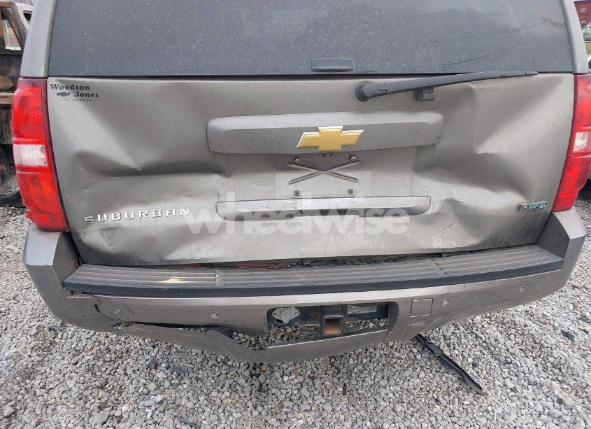 Photo 6 of 2012 Chevrolet Suburban 1500 LT (VIN 1GNSCJE05CR277815)