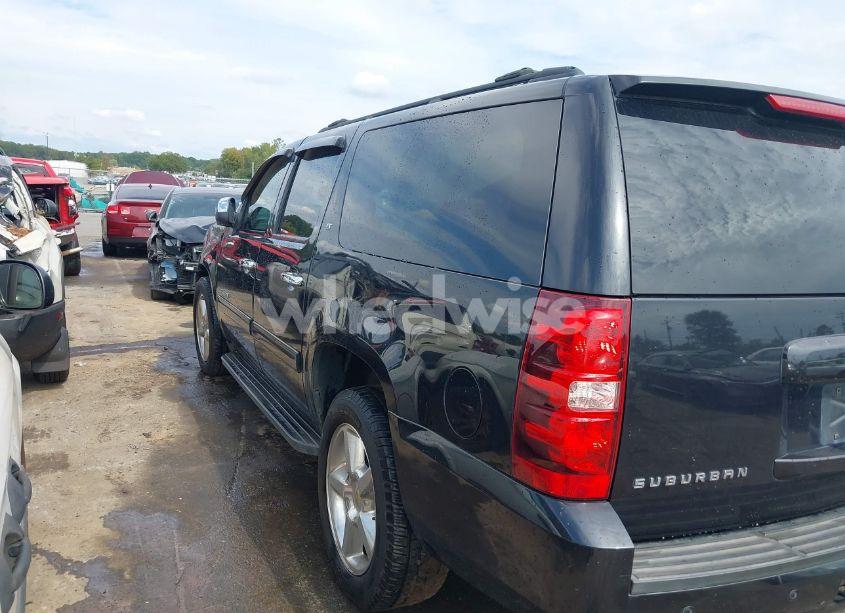 Photo 15 of 2013 Chevrolet Suburban 1500 LT (VIN 1GNSCJE05DR120061)
