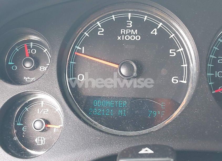 Photo 16 of 2013 Chevrolet Suburban 1500 LT (VIN 1GNSCJE05DR120061)