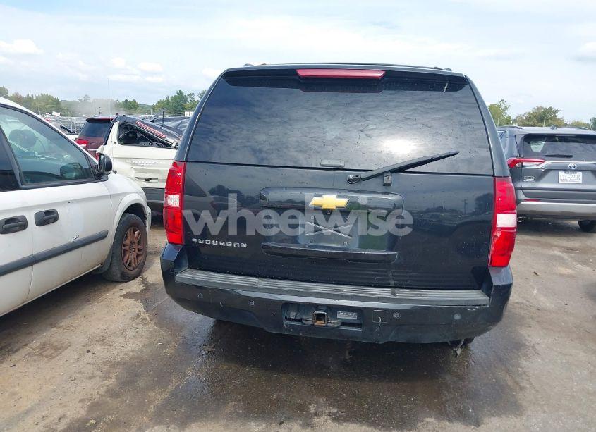 Photo 17 of 2013 Chevrolet Suburban 1500 LT (VIN 1GNSCJE05DR120061)