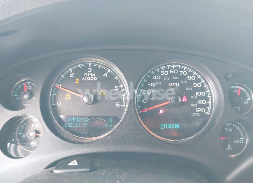 Photo 7 of 2013 Chevrolet Suburban 1500 LT (VIN 1GNSCJE05DR120061)