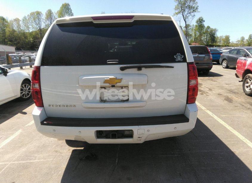 Photo 16 of 2014 Chevrolet Suburban 1500 LT (VIN 1GNSCJE05ER117663)