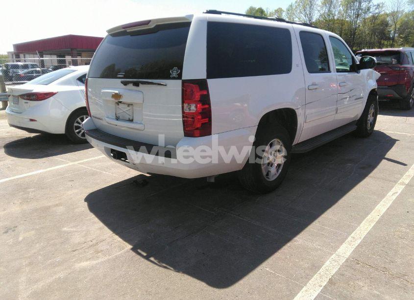 Photo 4 of 2014 Chevrolet Suburban 1500 LT (VIN 1GNSCJE05ER117663)