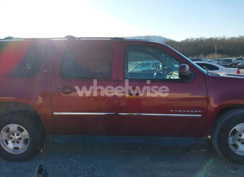 Photo 13 of 2011 Chevrolet Suburban 1500 LT1 (VIN 1GNSCJE06BR318421)