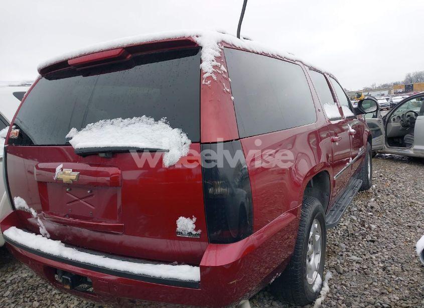Photo 4 of 2011 Chevrolet Suburban 1500 LT1 (VIN 1GNSCJE06BR318421)