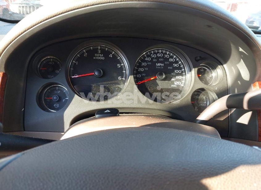 Photo 7 of 2011 Chevrolet Suburban 1500 LT1 (VIN 1GNSCJE06BR318421)