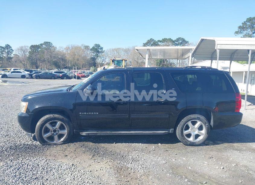 Photo 14 of 2011 Chevrolet Suburban 1500 LT1 (VIN 1GNSCJE06BR402433)