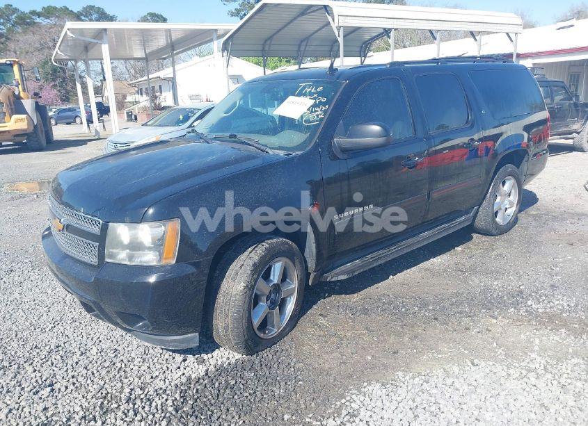 Photo 2 of 2011 Chevrolet Suburban 1500 LT1 (VIN 1GNSCJE06BR402433)
