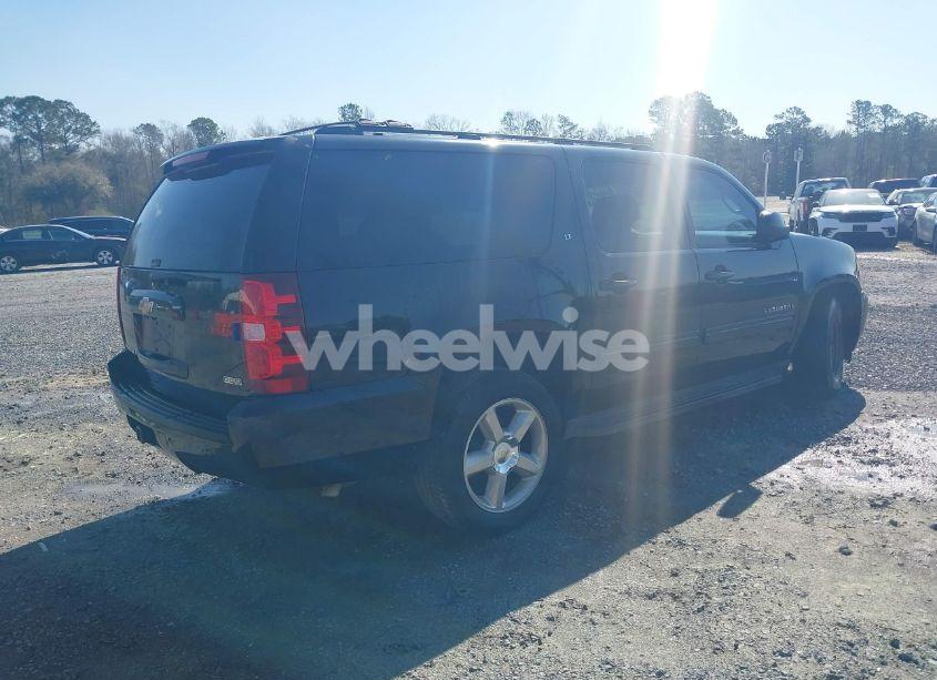 Photo 4 of 2011 Chevrolet Suburban 1500 LT1 (VIN 1GNSCJE06BR402433)