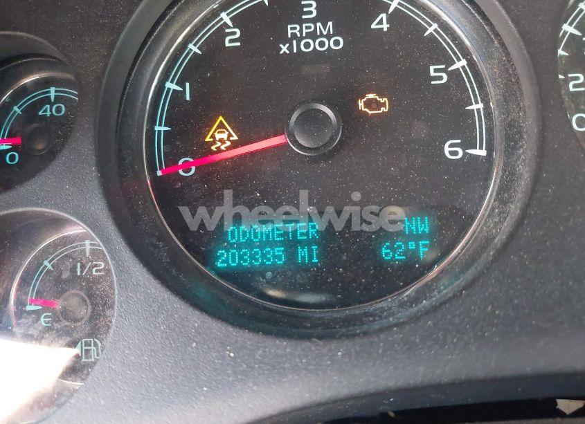 Photo 7 of 2011 Chevrolet Suburban 1500 LT1 (VIN 1GNSCJE06BR402433)