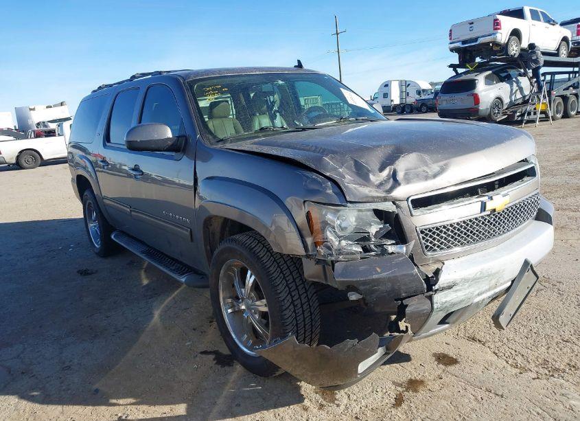 2012 Chevrolet Suburban 1500 LT (VIN 1GNSCJE06CR303158) main photo
