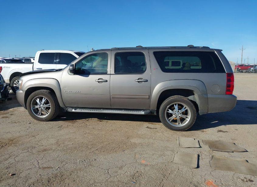 Photo 15 of 2012 Chevrolet Suburban 1500 LT (VIN 1GNSCJE06CR303158)