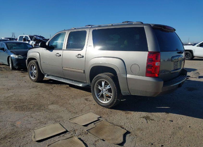 Photo 3 of 2012 Chevrolet Suburban 1500 LT (VIN 1GNSCJE06CR303158)
