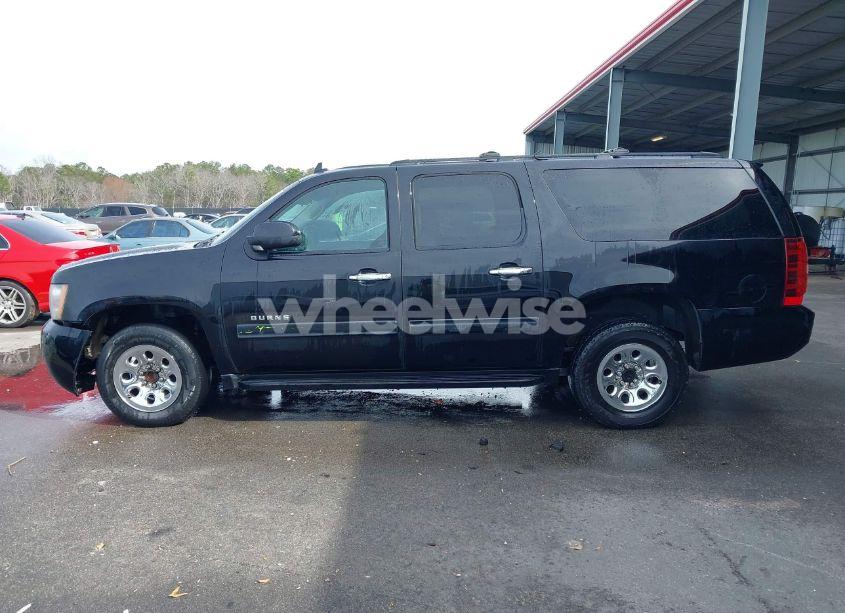 Photo 14 of 2013 Chevrolet Suburban 1500 LT (VIN 1GNSCJE06DR141176)
