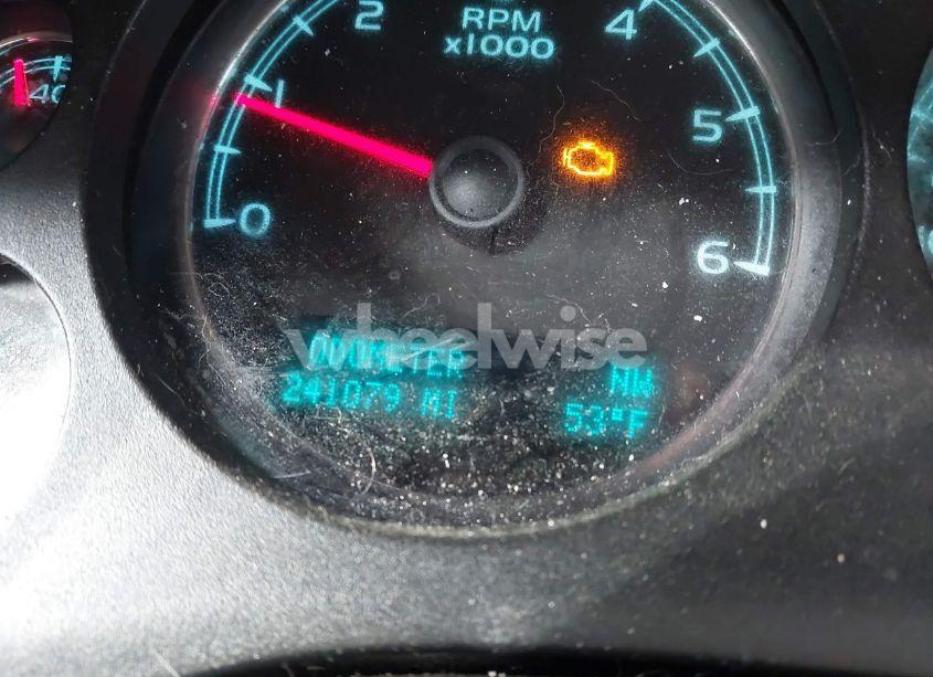 Photo 15 of 2013 Chevrolet Suburban 1500 LT (VIN 1GNSCJE06DR141176)