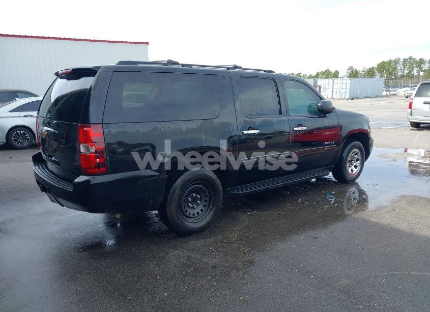 Photo 4 of 2013 Chevrolet Suburban 1500 LT (VIN 1GNSCJE06DR141176)