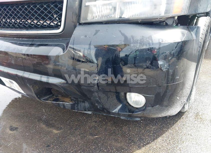 Photo 6 of 2013 Chevrolet Suburban 1500 LT (VIN 1GNSCJE06DR141176)