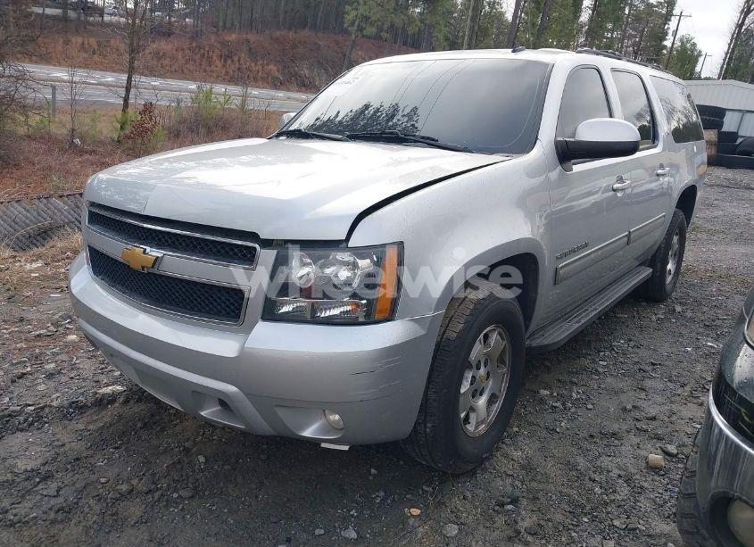 Photo 2 of 2013 Chevrolet Suburban 1500 LT (VIN 1GNSCJE06DR258207)