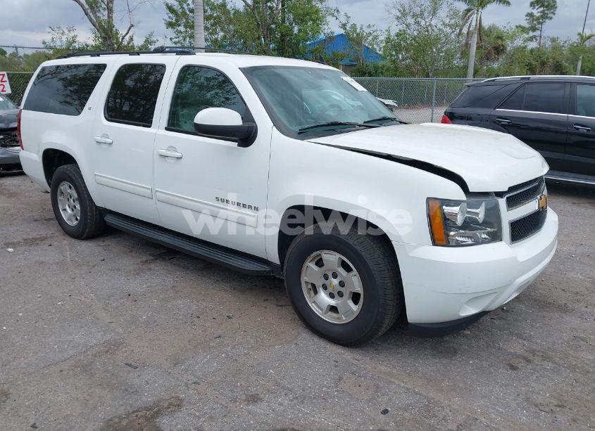 2014 Chevrolet Suburban 1500 LT (VIN 1GNSCJE06ER231476) main photo