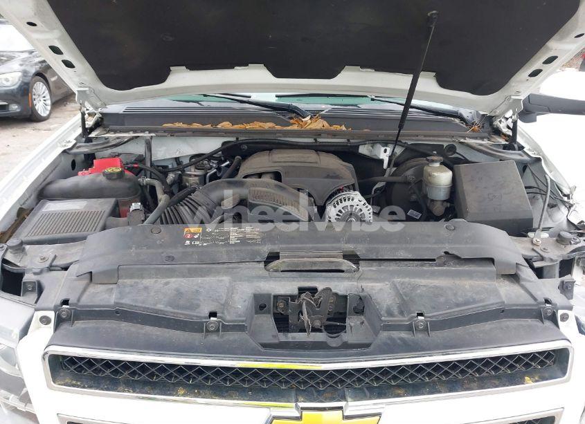 Photo 10 of 2014 Chevrolet Suburban 1500 LT (VIN 1GNSCJE06ER231476)