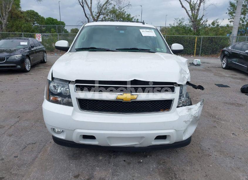 Photo 12 of 2014 Chevrolet Suburban 1500 LT (VIN 1GNSCJE06ER231476)