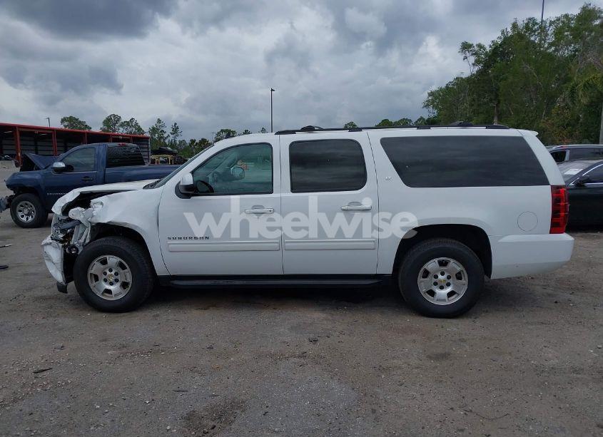 Photo 14 of 2014 Chevrolet Suburban 1500 LT (VIN 1GNSCJE06ER231476)