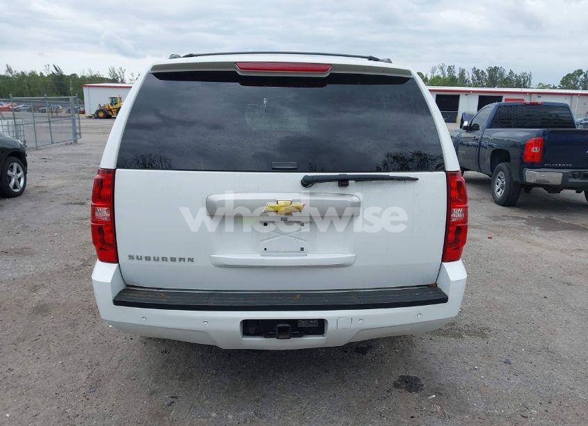 Photo 16 of 2014 Chevrolet Suburban 1500 LT (VIN 1GNSCJE06ER231476)