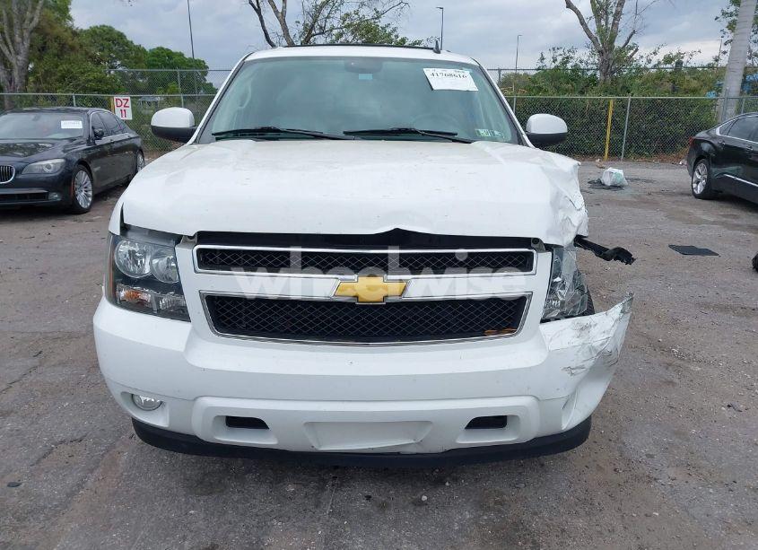 Photo 6 of 2014 Chevrolet Suburban 1500 LT (VIN 1GNSCJE06ER231476)