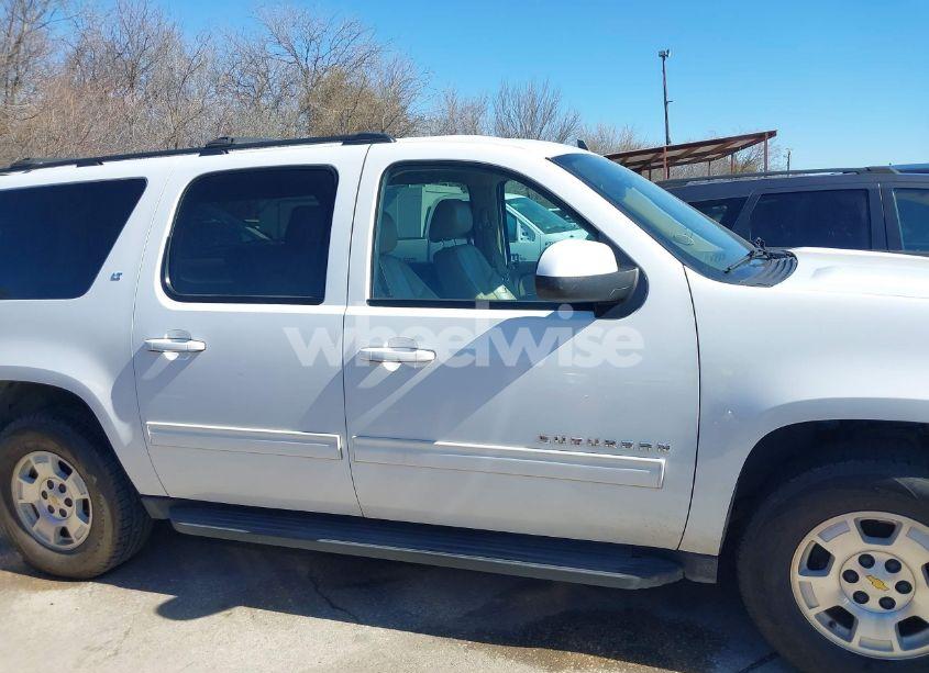 Photo 13 of 2011 Chevrolet Suburban 1500 LT1 (VIN 1GNSCJE07BR342646)