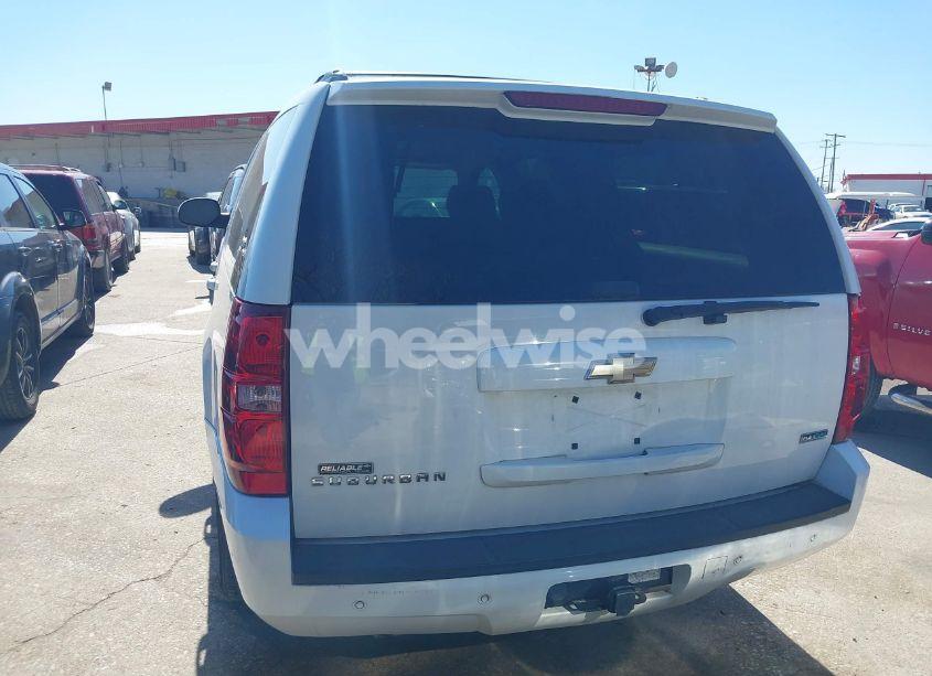 Photo 16 of 2011 Chevrolet Suburban 1500 LT1 (VIN 1GNSCJE07BR342646)