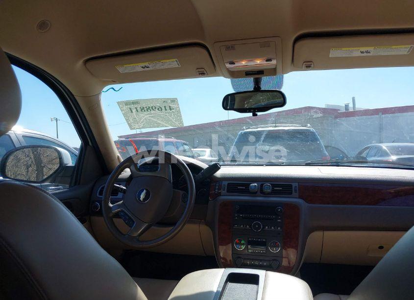 Photo 18 of 2011 Chevrolet Suburban 1500 LT1 (VIN 1GNSCJE07BR342646)