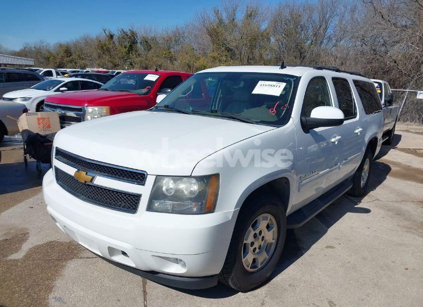 Photo 2 of 2011 Chevrolet Suburban 1500 LT1 (VIN 1GNSCJE07BR342646)