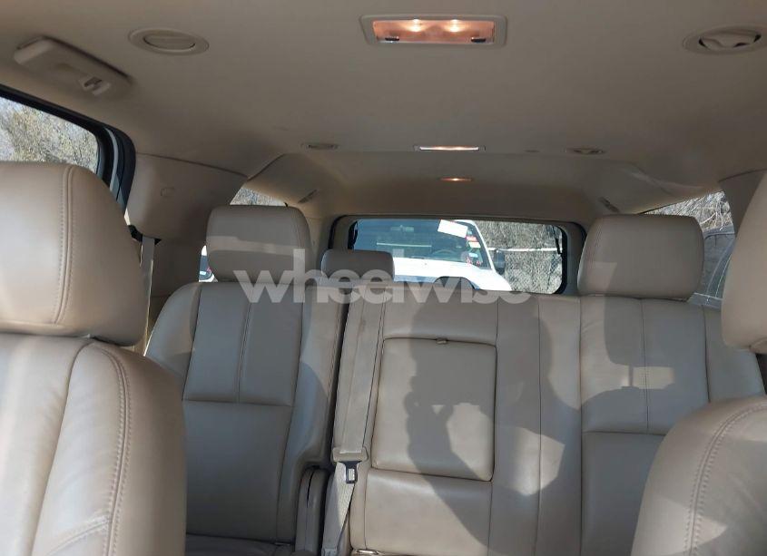 Photo 20 of 2011 Chevrolet Suburban 1500 LT1 (VIN 1GNSCJE07BR342646)