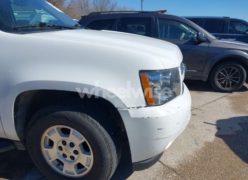 Photo 6 of 2011 Chevrolet Suburban 1500 LT1 (VIN 1GNSCJE07BR342646)