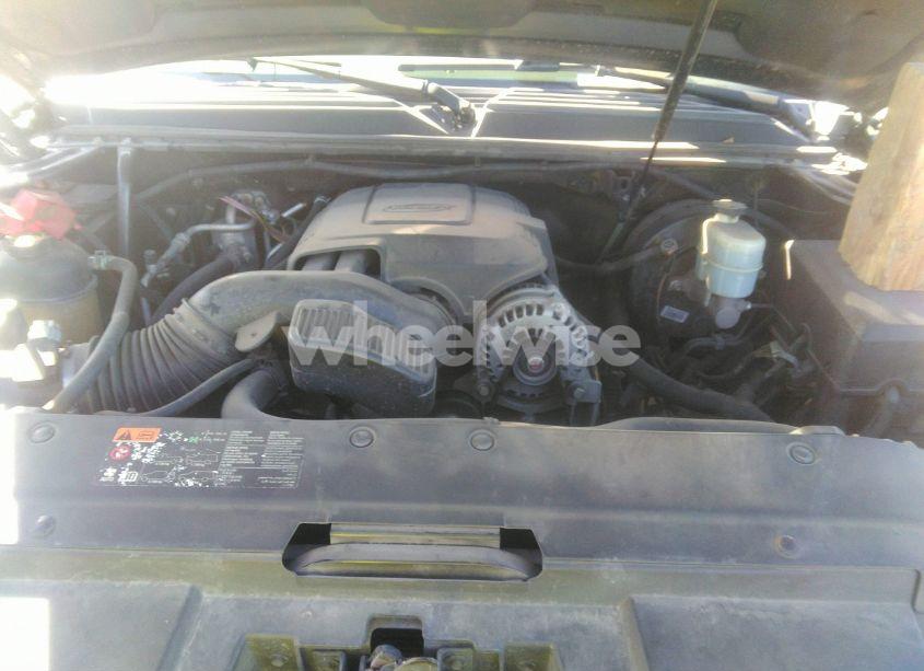 Photo 10 of 2012 Chevrolet Suburban 1500 LT (VIN 1GNSCJE07CR273166)