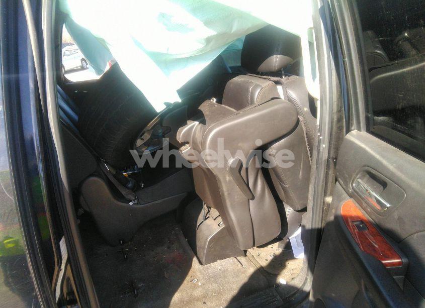 Photo 8 of 2012 Chevrolet Suburban 1500 LT (VIN 1GNSCJE07CR273166)