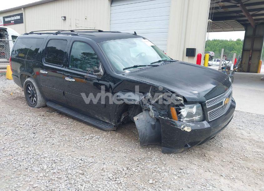 2014 Chevrolet Suburban 1500 LT (VIN 1GNSCJE07ER219935) main photo